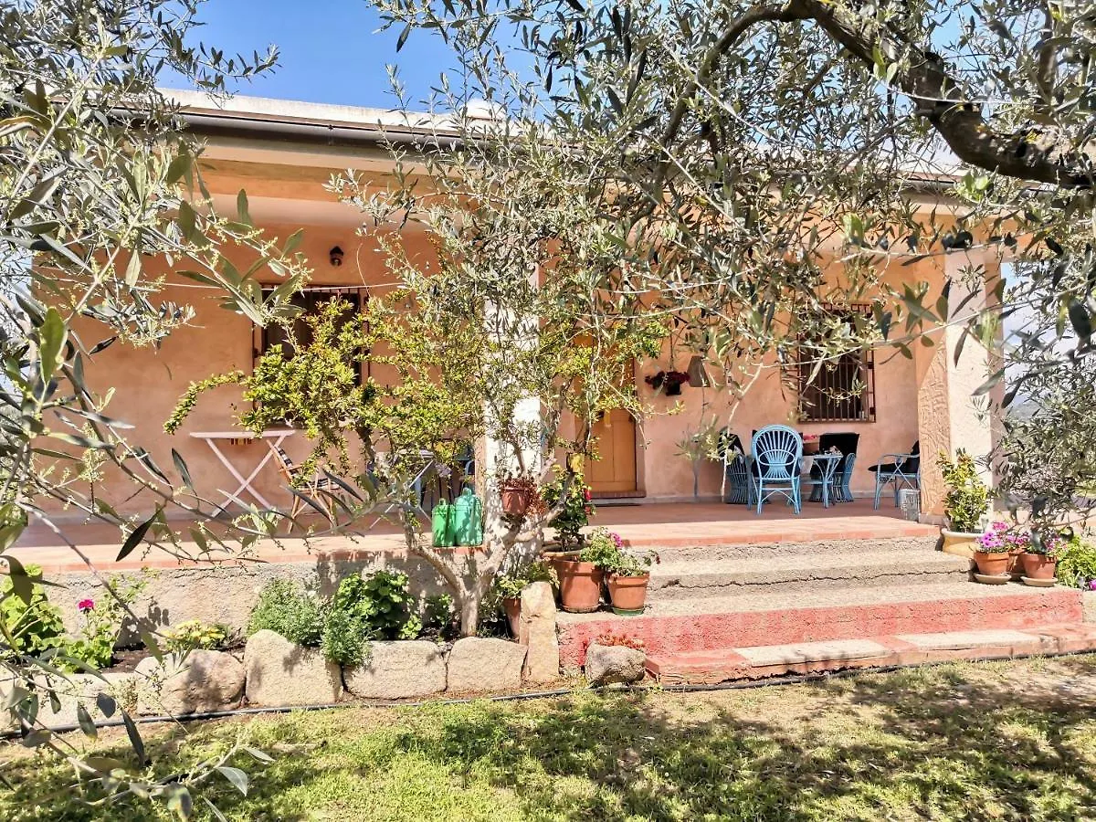 Villa Walter Oliena 0*,